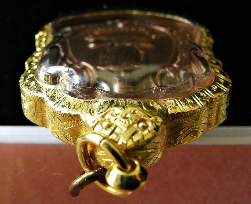 นวโลหะ มีดาว เลี่ยมทองยกซุ้ม  หลวงปู่โต๊ะ วัดประดู่ฉิมพลี ปี 18 พร้อมบัตรรับรองฯ เหรียญเสมาหลังพัดยศ - 4