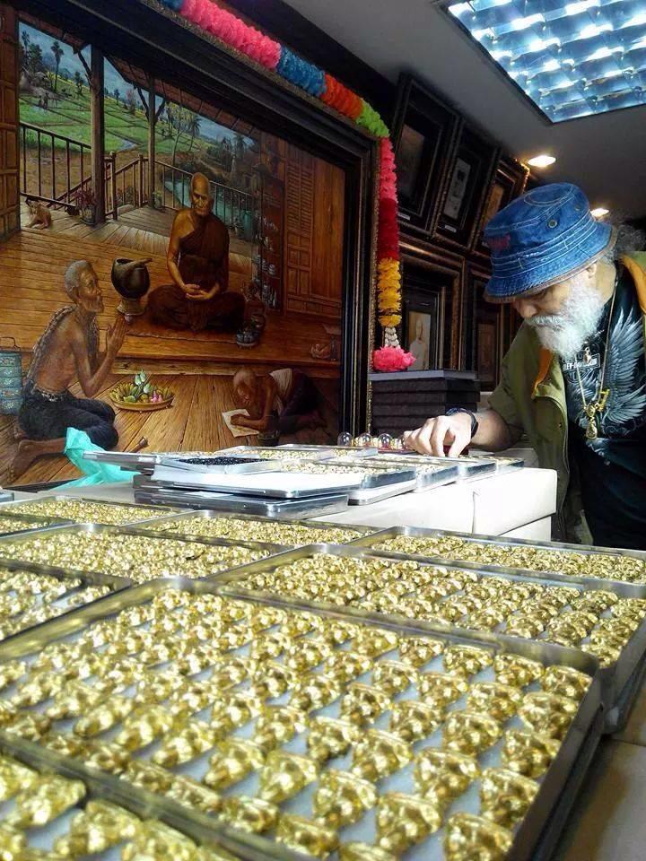 พระปิดตามงคลโสฬส รุ่นสร้างโบสถ์ องค์ที่1 - 4