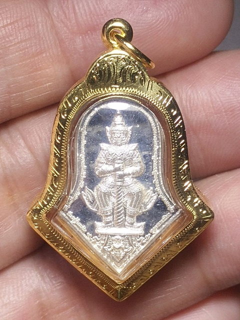 พระปิดตาปลดหนี้ หลวงปู่โต๊ะ วัดประดู่ฉิมพลี หลังยันต์ตรี ปี2521 ปิดทอง กรรมการ เกศา ตะกรุดเงิน - 1