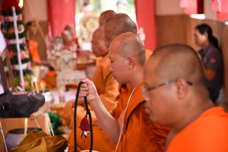 เหรียญท้าวเวสสุวรรณ รุ่นสอง เทพประทานพร พระอาจารย์ต้น วัดโคกเจริญ จ.นครสวรรค์ เนื้อทองคำ no.1 - 5