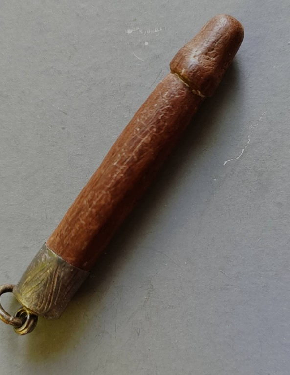 ปลัดขิกหลวงพ่ออี๋ วัดสัตตหีบ - 2