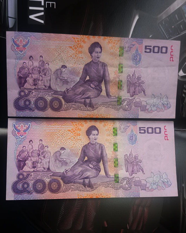 ธนบัตร 500 บาท ร.9 ด้านหลังพระราชินีฯ 2 ฉบับ - 2