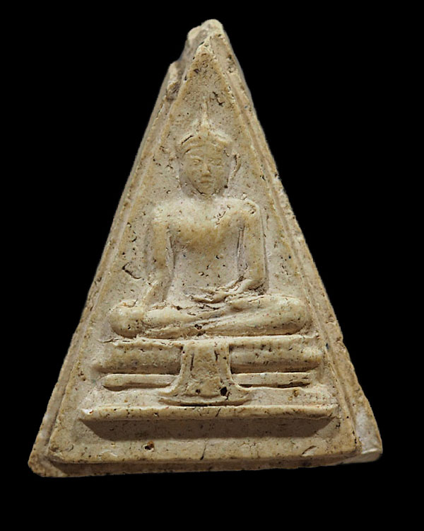 พระผงพิมพ์อู่ทอง สามเหลี่ยม วัดอ่างทองวรวิหาร ปี พ.ศ.2491 มวลสารสมเด็จเกศไชโย ที่ชำรุด จำนวนมาก หากย - 1