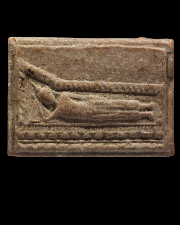 พระผงน้ำมัน ปางไสยาสน์ หลวงพ่อวรณ์ วัดป่าโนนสูง นครพนม พระชุดนี้ น่าจะสร้างราวๆ 2510-2519 เก่าปีลึ - 1