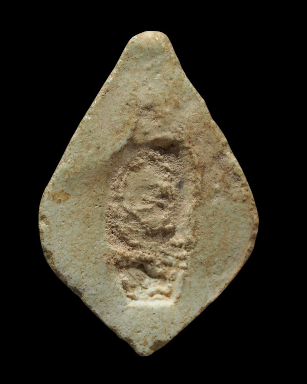 พระผงพิมพ์กลีบบัว "นิรันดร (หายาก) เนื้อผงวัดระฆังล้วน ปลุกเสกพิธีอินโดจีน วัดสุทัศน์ หลวงพ่อสุพจน์ - 3