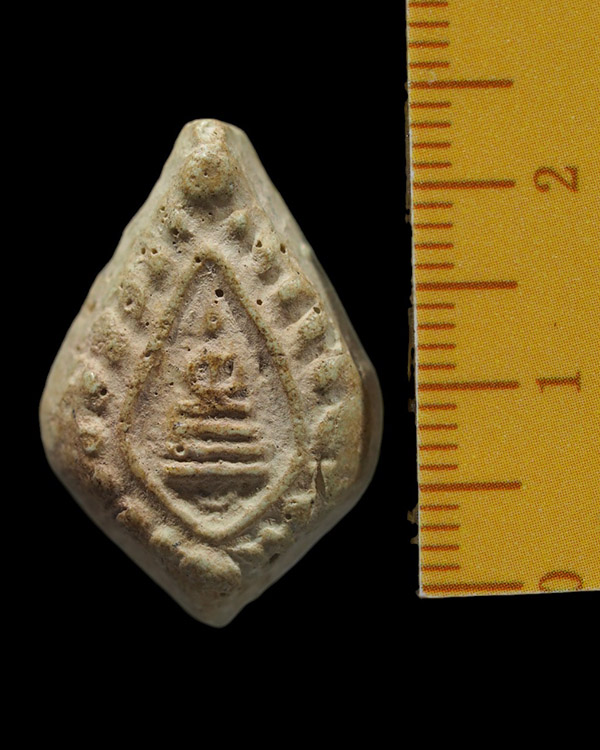 พระผงพิมพ์กลีบบัว "นิรันดร (หายาก) เนื้อผงวัดระฆังล้วน ปลุกเสกพิธีอินโดจีน วัดสุทัศน์ หลวงพ่อสุพจน์ - 4