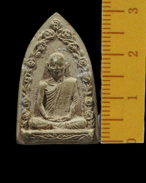 พระเนื้อผงรูปเหมือนวราสโภภิกขุ หลวงพ่อวิรัตน์วราสโภภิกขุ เจ้าอาวาส วัดมโนรม อ.ศรีราชาจ.ชลบุรี - 4