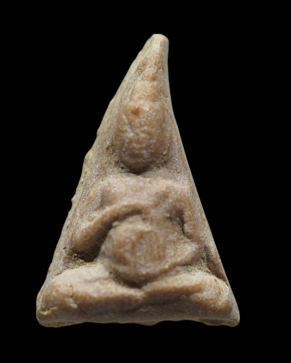 สมเด็จพระธรรมจักร พิมพ์เล็ก เนื้อผงน้ำมัน รุ่นแรก หลวงพ่อโบ วัดโคกหิรัญ ปีพ.ศ.๒๔๙๒ หายาก หลวงพ่อโบ ฐ - 2