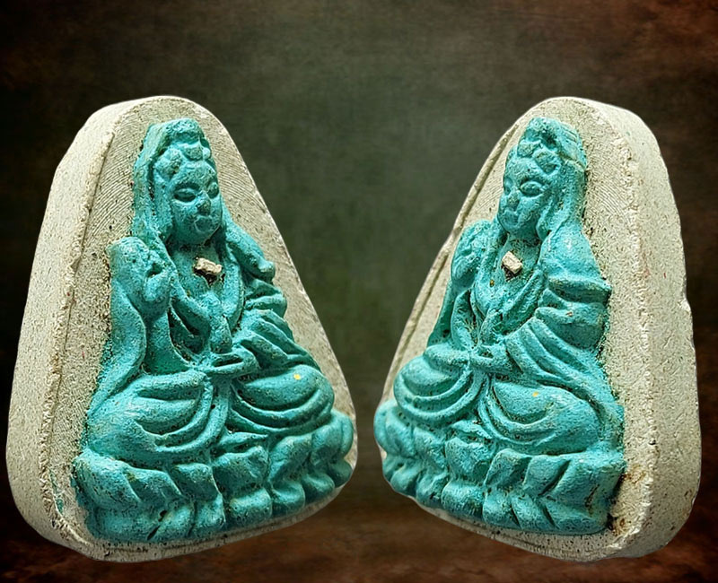 พระโพธสัตว์กวนอิม บรรจุผงวิเศษ - 3