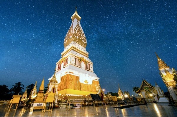 ขอเชิญร่วมหล่อพระทองคำ ณ วัดพระธาตุพนมวรวิหาร วันที่ 9 ธันวาคม 2558 นี้ครับ