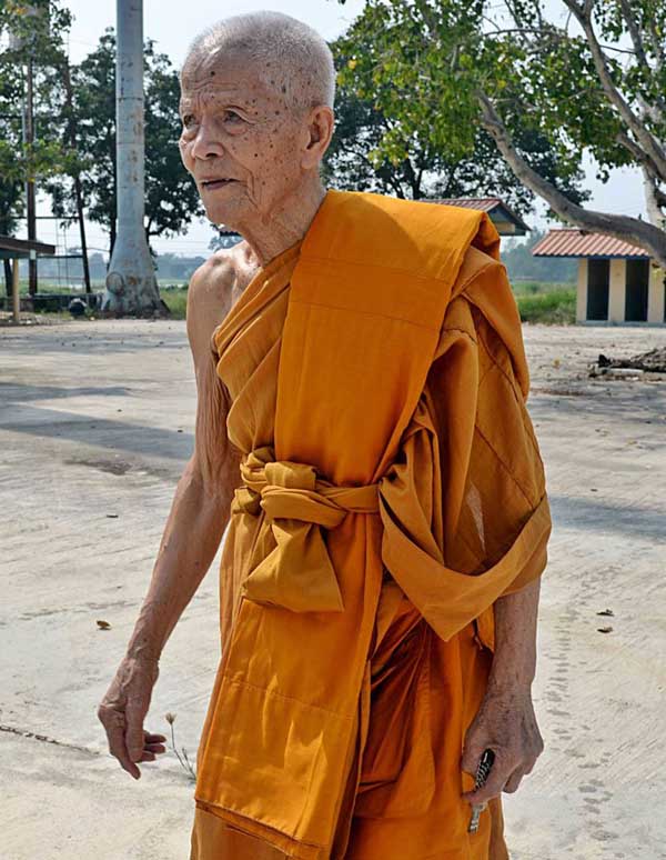 หลวงปู่ป่วน ถิรธัมโม วัดช้างน้อย อ.บางไทร จ.พระนครศรีอยุธยา สิริอายุ 93 ปี พ.ศ. 2558 